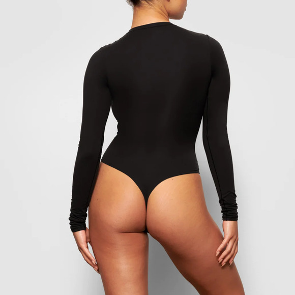 SKIMS NEW Fits Everybody Long Sleeve Crew Neck Bodysuit Onyx Black Medium NWOT - Picture 2 of 8